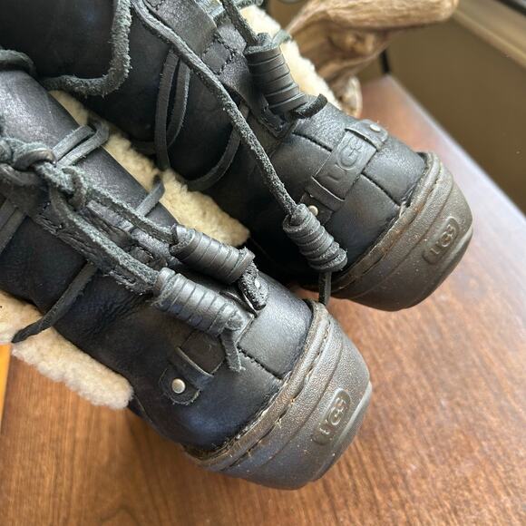 UGG Akadia Black Leather Ankle Lace Warm Lined Winter Booties Boots US 8 - Picture 8 of 13